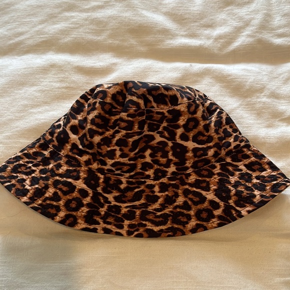 Reversible bucket hat - Picture 3 of 3